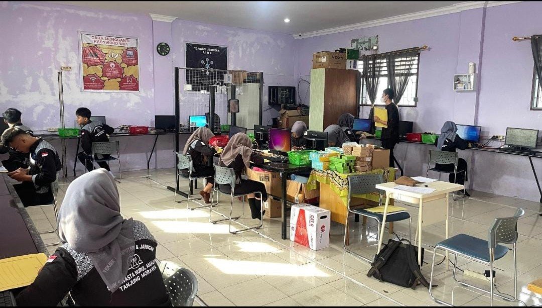 Kegiatan Teknik Komputer Jaringan (TKJ)