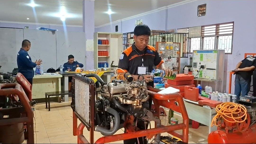 Kegiatan Teknik Kendaraan Ringan (TKR)